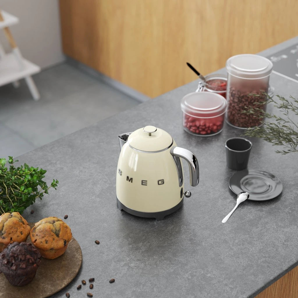 Mini hervidor Smeg 50's style