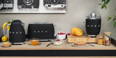 Exprimidor Smeg 50's style